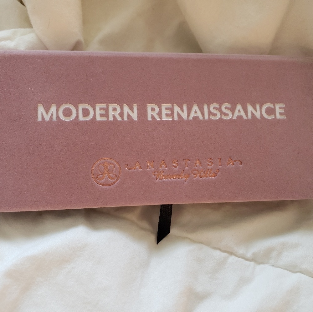 Anastasia Modern Renaissance Palette
